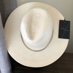 Jannessa Leoné straw hat